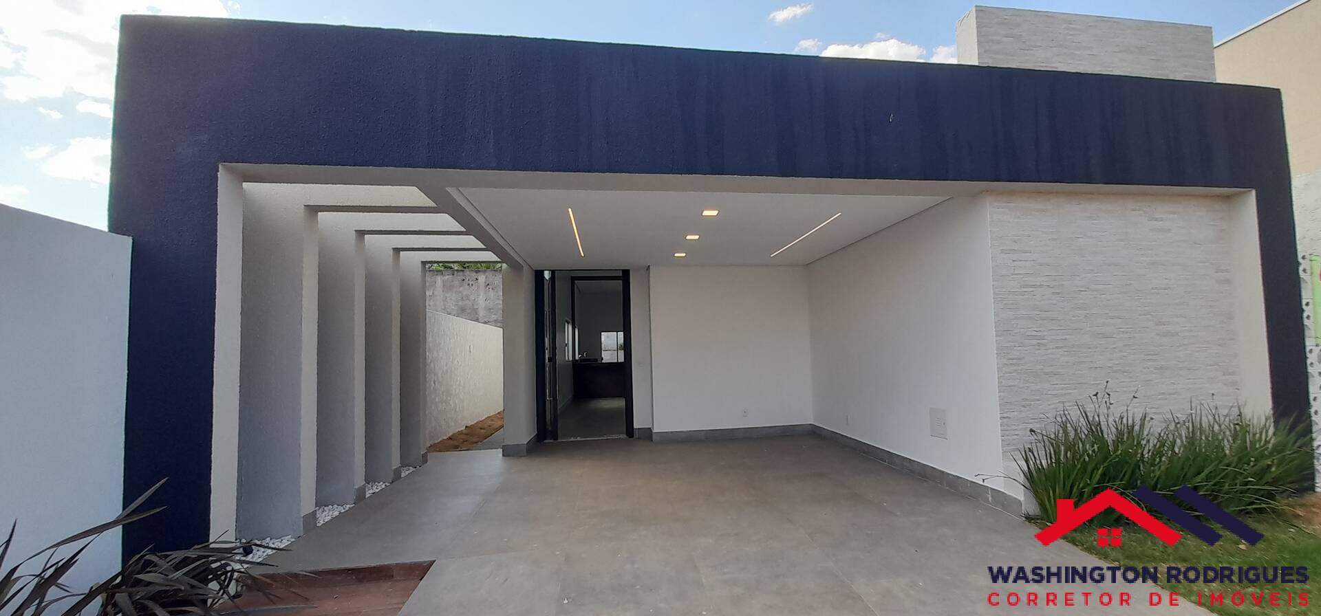 Casa à venda com 3 quartos, 250m² - Foto 1