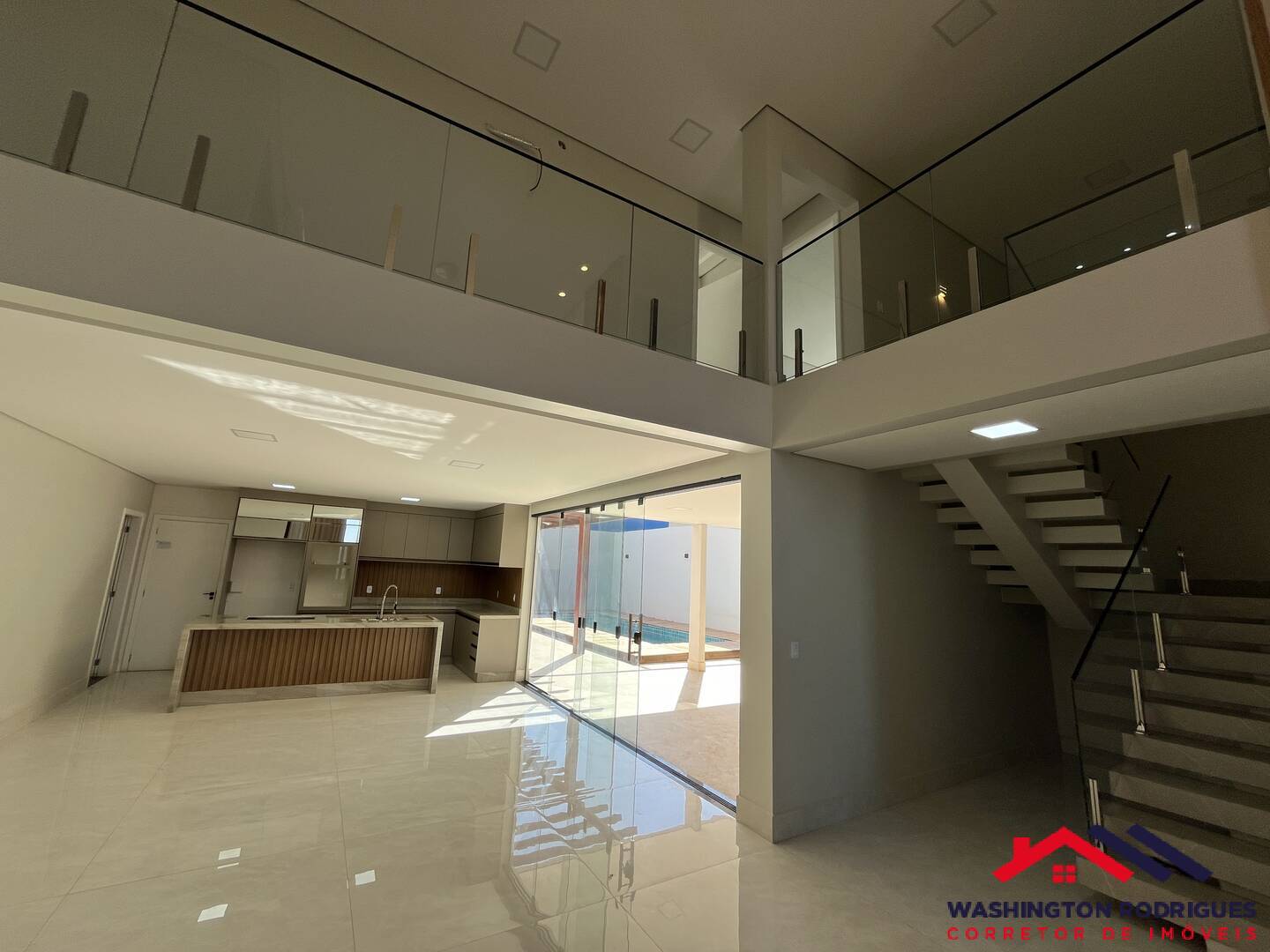 Casa à venda com 4 quartos, 450m² - Foto 4