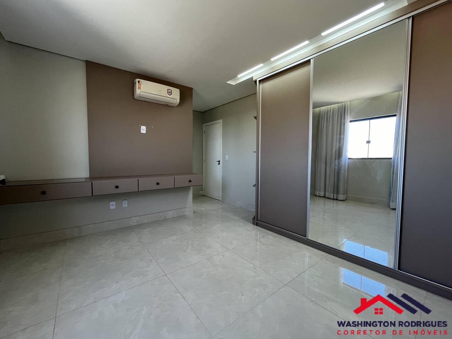 Casa à venda com 4 quartos, 450m² - Foto 13