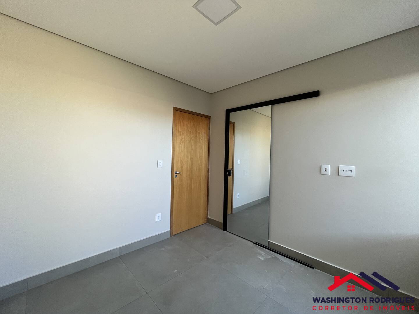 Casa à venda com 3 quartos, 250m² - Foto 7