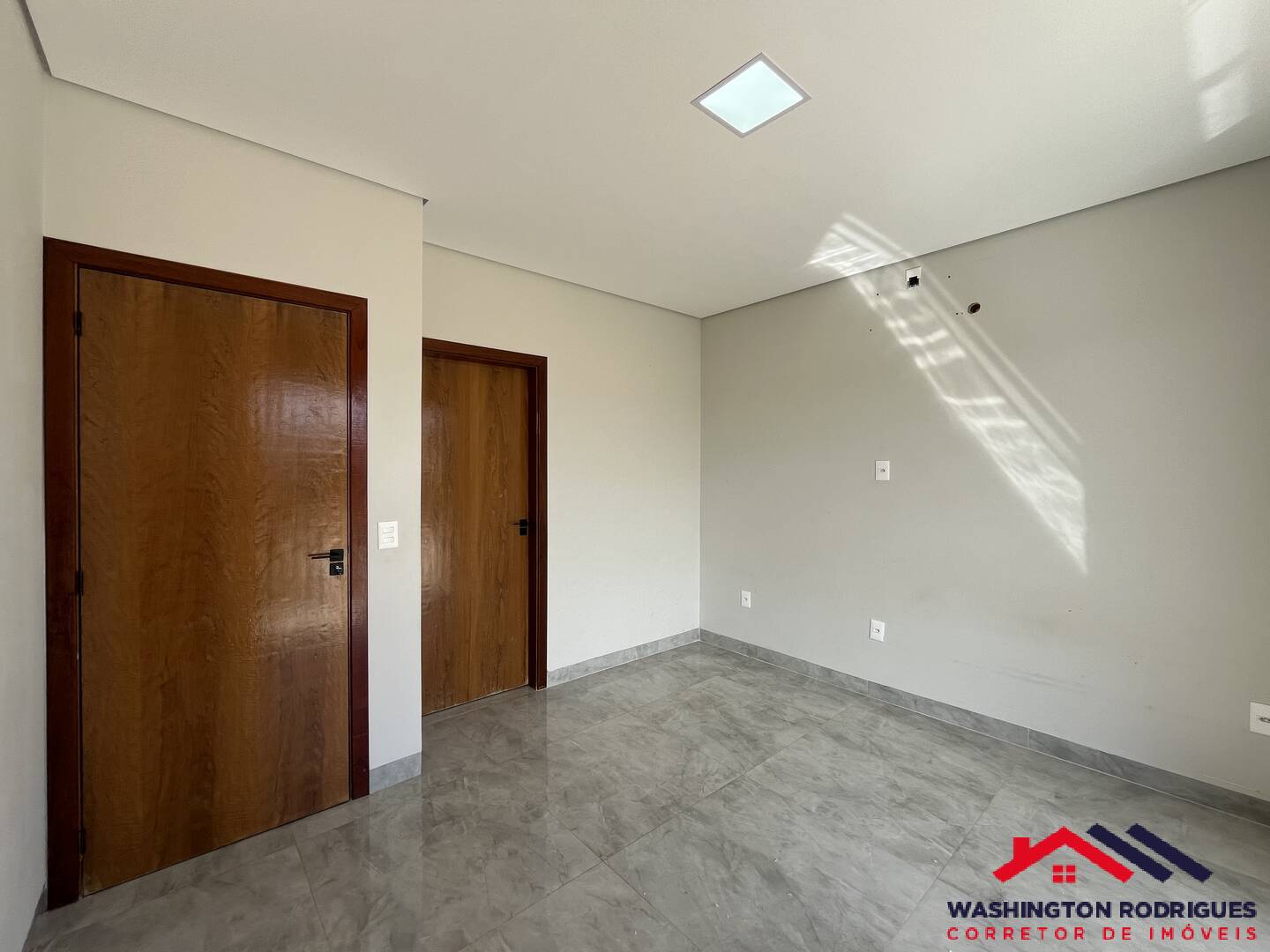 Casa à venda com 4 quartos, 237m² - Foto 11