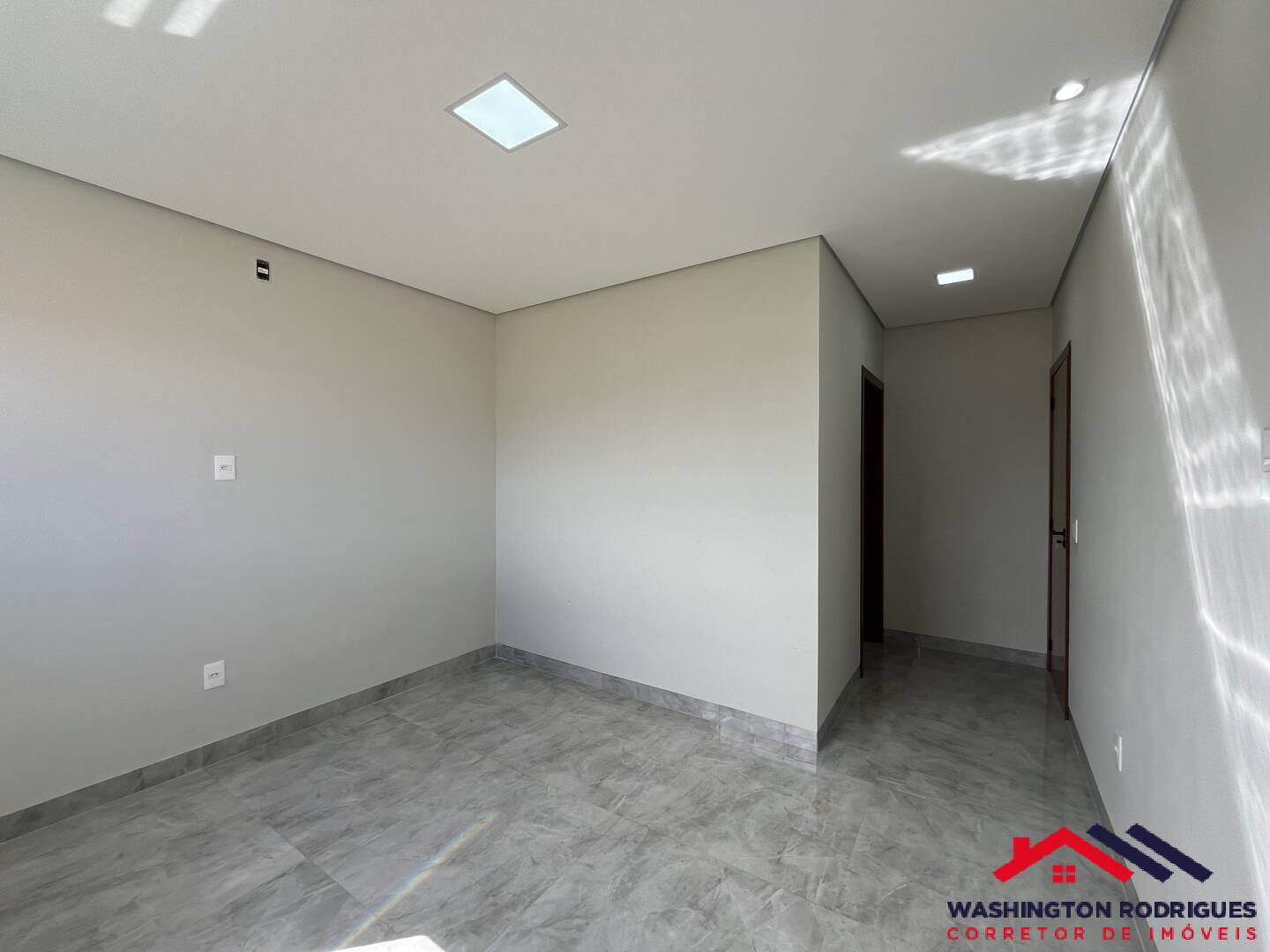 Casa à venda com 4 quartos, 237m² - Foto 14