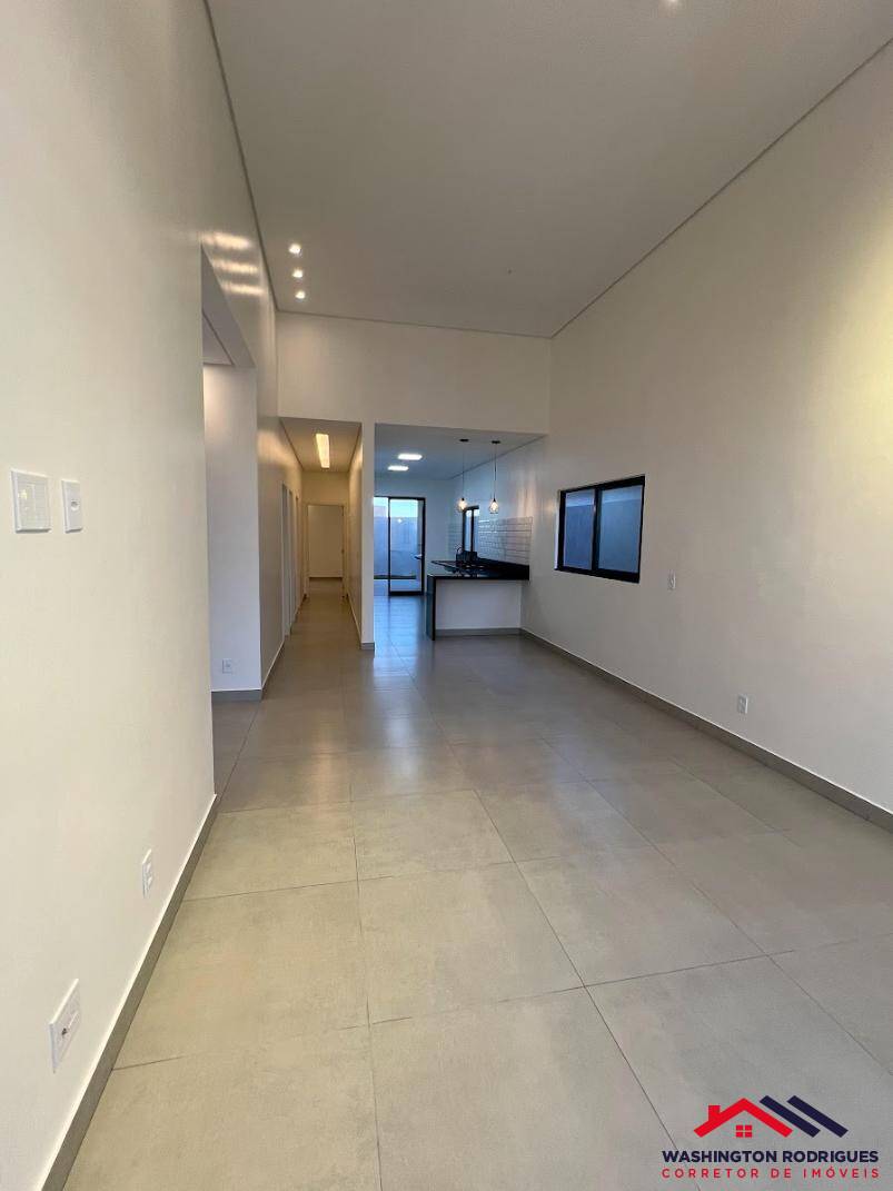 Casa à venda com 3 quartos, 129m² - Foto 2