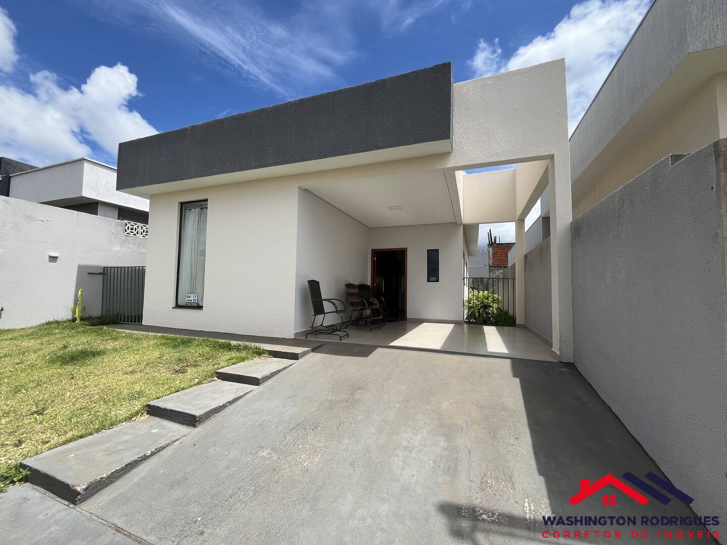 Casa à venda com 3 quartos, 100m² - Foto 1